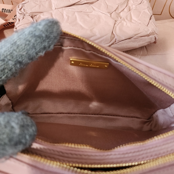 ❌️SOLD❌️Miu Miu CAMEO MATELASSÉ CROSSBODY - Picture 12 of 16
